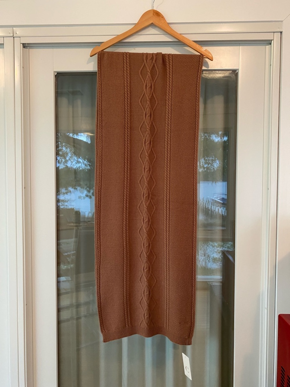 Cyrus cable knit scarf in warm brown